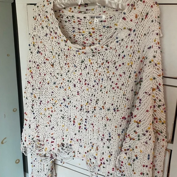 Wild Honey Distressed Sweater. White. Size Medium. - Picture 4 of 5